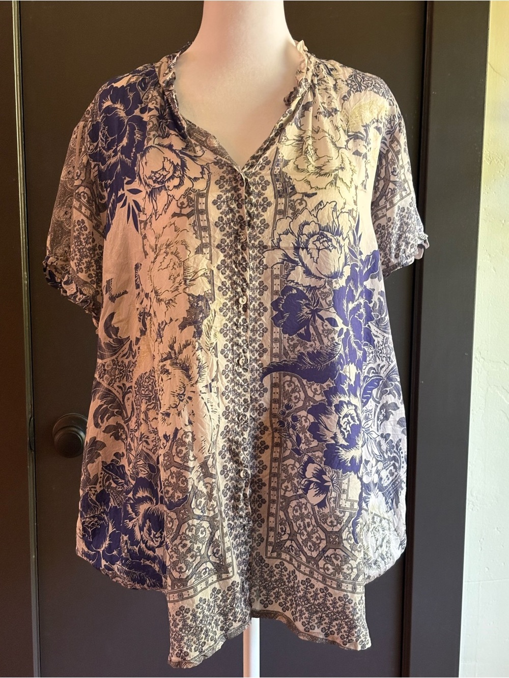 Johnnywas Women's Blue Floral Split-Neck Short Sleeve Top